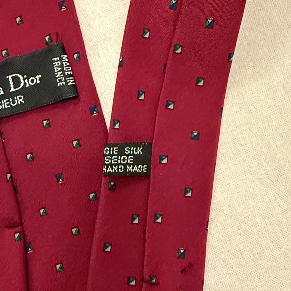 Christian Dior 100% Silk Burgundy Tie with Blue Accents - Picture 5 of 7